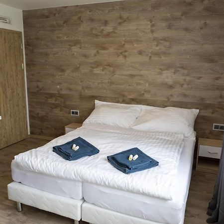 Novohradska Hotel Ceske Budejovice Bagian luar foto
