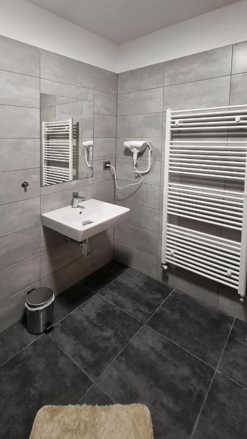 Novohradska Hotel Ceske Budejovice Bagian luar foto