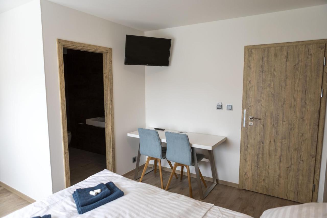 Novohradska Hotel Ceske Budejovice Bagian luar foto