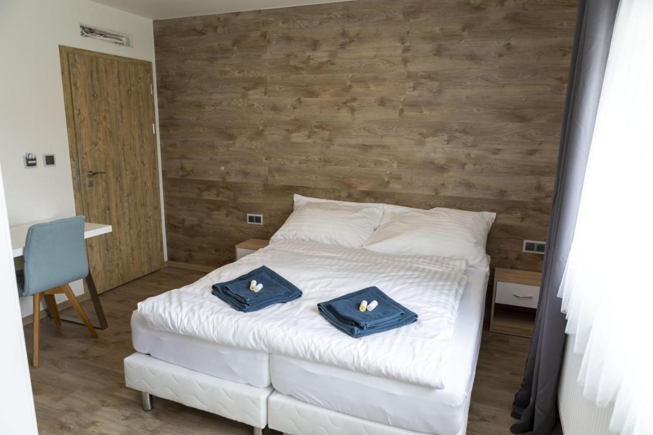 Novohradska Hotel Ceske Budejovice Bagian luar foto