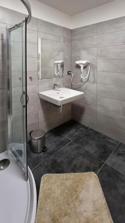 Novohradska Hotel Ceske Budejovice Bagian luar foto