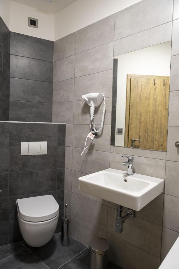 Novohradska Hotel Ceske Budejovice Bagian luar foto