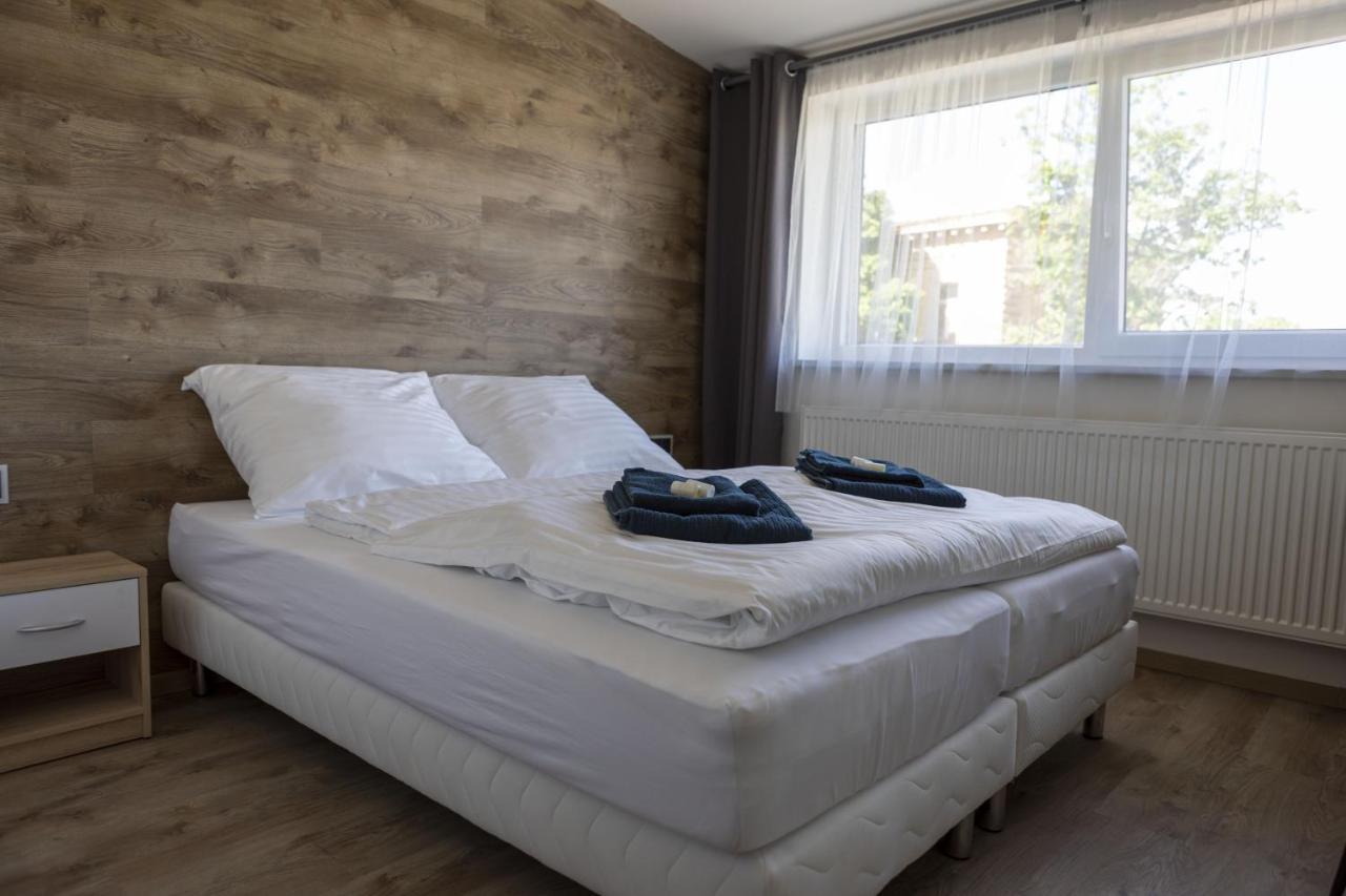 Novohradska Hotel Ceske Budejovice Bagian luar foto