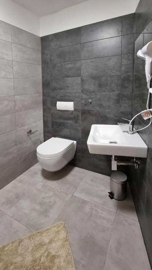Novohradska Hotel Ceske Budejovice Bagian luar foto
