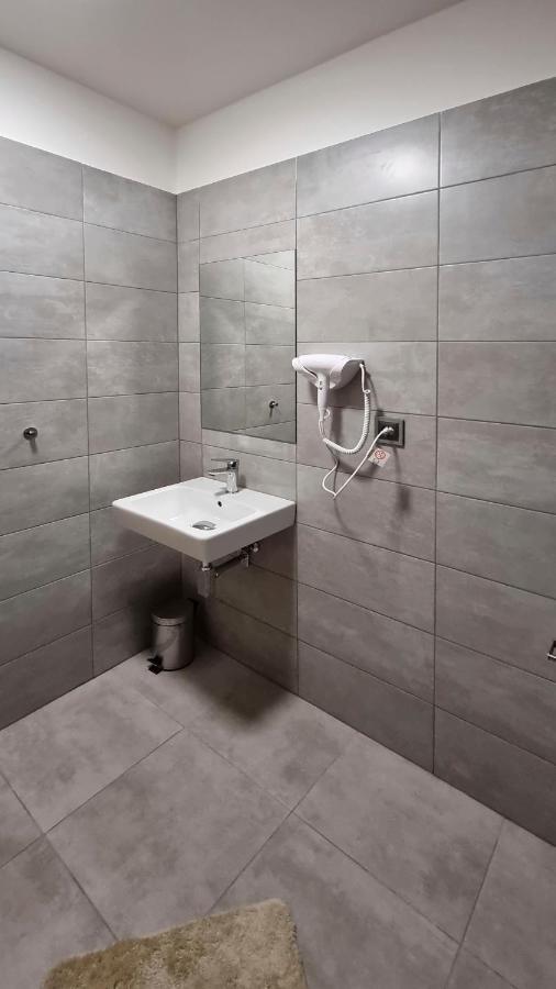 Novohradska Hotel Ceske Budejovice Bagian luar foto